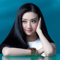 中国内地女演员景甜微信头像图片 飘飘长发