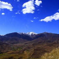 甘肃兰州白塔山风景唯美头像 蓝天白云和雪山