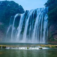 贵州黄果树秀丽风景 迷人的瀑布世外桃源一般的