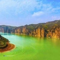 偏关老牛湾旅游风景 蓝蓝的天 绿绿的水