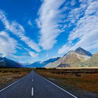 唯美道路风景图片 通向幸福的路口