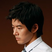 韩国男演员李尚允微信头像图片_现为韩国jwide旗