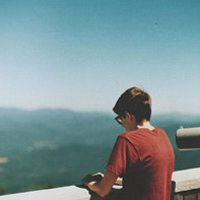 唯美伤感的意境背影男生头像