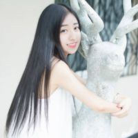 浅笑低敛眸 微信头像女生小清新长发