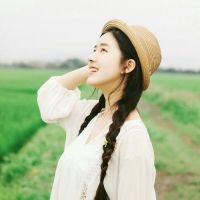 浅笑低敛眸 微信头像女生小清新长发