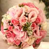 捧花系头像_充满幸福甜蜜爱意的捧花