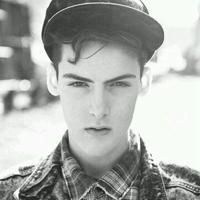 这是个男神 微信欧美头像男生帅气