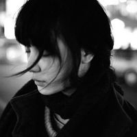 黑白唯美伤感女生图片