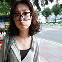 可爱的女孩你是我心头的蝴蝶结