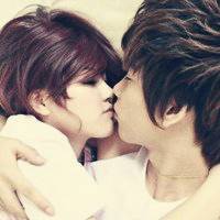 动作亲昵的非主流情侣头像图片