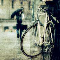 听见下雨的声音心被你唤醒