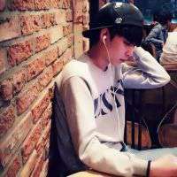 颓废男生微信头像 谁埋葬了谁的浮华