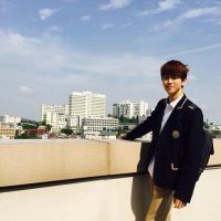 颓废男生微信头像 谁埋葬了谁的浮华