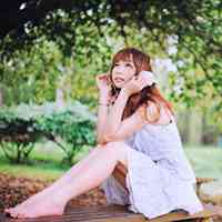 会心微笑唯美女生头像