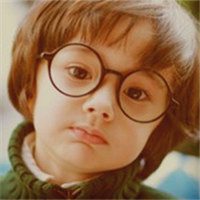 超级萌的戴眼镜可爱萌娃头像图片