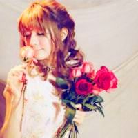 女生微信抱花头像 女生抱着花束