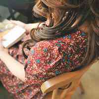 唯美小碎花风格女生头像图片 梦见碎花如雨随风飞