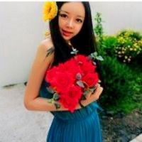 女生微信抱花头像 女生抱着花束