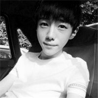好看的清纯男生黑白头像图片