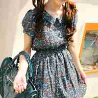 唯美小碎花风格女生头像图片 梦见碎花如雨随风飞