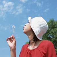 女生吹蒲公英头像图片