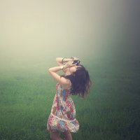 会心微笑唯美女生头像