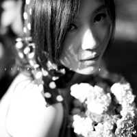 黑白女生头像伤感