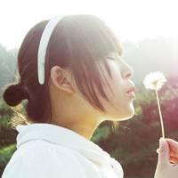 女生吹蒲公英头像图片