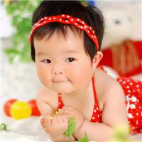 咬嘴唇头像图片大全