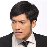 咬嘴唇头像图片大全