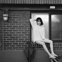 黑白个性女生头像 止不住的爱念旧