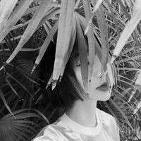 黑白个性女生头像 止不住的爱念旧