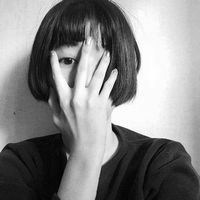 黑白个性女生头像 止不住的爱念旧