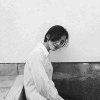 黑白个性女生头像 止不住的爱念旧