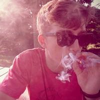 抽烟伤肺但是却能解脱疲惫