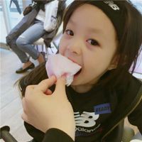 微信可爱小女孩头像 可爱小女孩目光如水清新可人