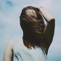 伤感忧郁意境女生头像