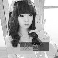 伤感的黑白色女生带字头像图片