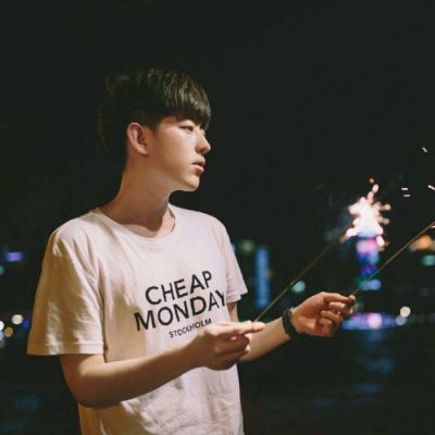 男生能吸引妹子的头像_成熟稳重型魅力男生