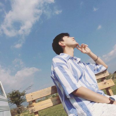 男生能吸引妹子的头像_成熟稳重型魅力男生