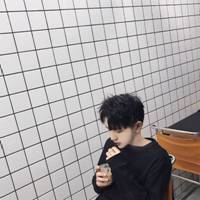 男生能吸引妹子的头像_成熟稳重型魅力男生