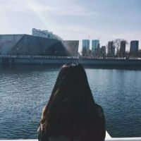 创意情侣头像一左一右 有沵丶涐幸福