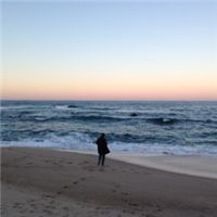 好看有意境的微信远景男生背影头像