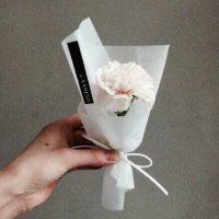 小花束头像 手拿花束头像图片