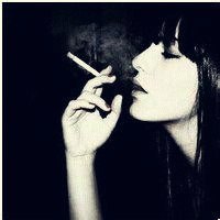 女生吐烟圈头像图片大全