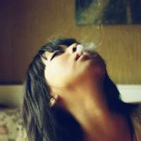 女生吐烟圈头像图片大全