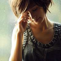 唯美短发女生头像_短发的女孩