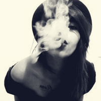 女生吐烟圈头像图片大全