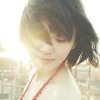 唯美短发女生头像_短发的女孩