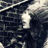 女生吐烟圈头像图片大全